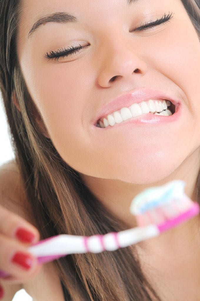7 Natural Teeth Whitening Home