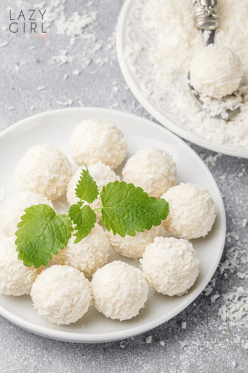 4 Ingredients Keto Coconut Balls. 