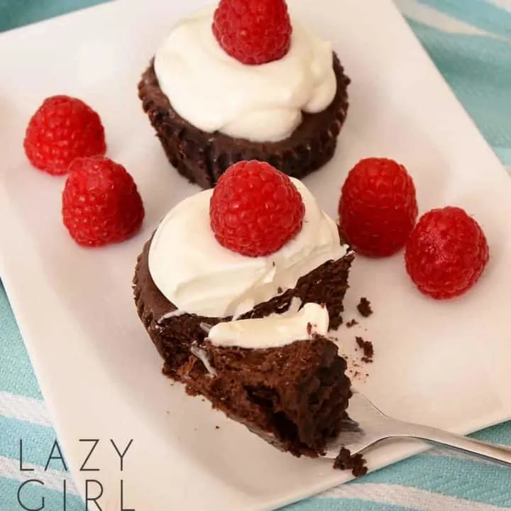These little Keto Chocolate Cheesecake Muffins are as delicious as they look and they are the perfect way to satisfy cravings for a delicious and easy low carb dessert. #ketocheesecake #qiuckandeasyketorecipe #ketochocolatecheesecakemuffins #ketochocolatemuffins #keto #ketodiet #ketorecipes #ketogenic #ketogenicdiet #ketogenicrecipes #lowcarb #lowcarbrecipes