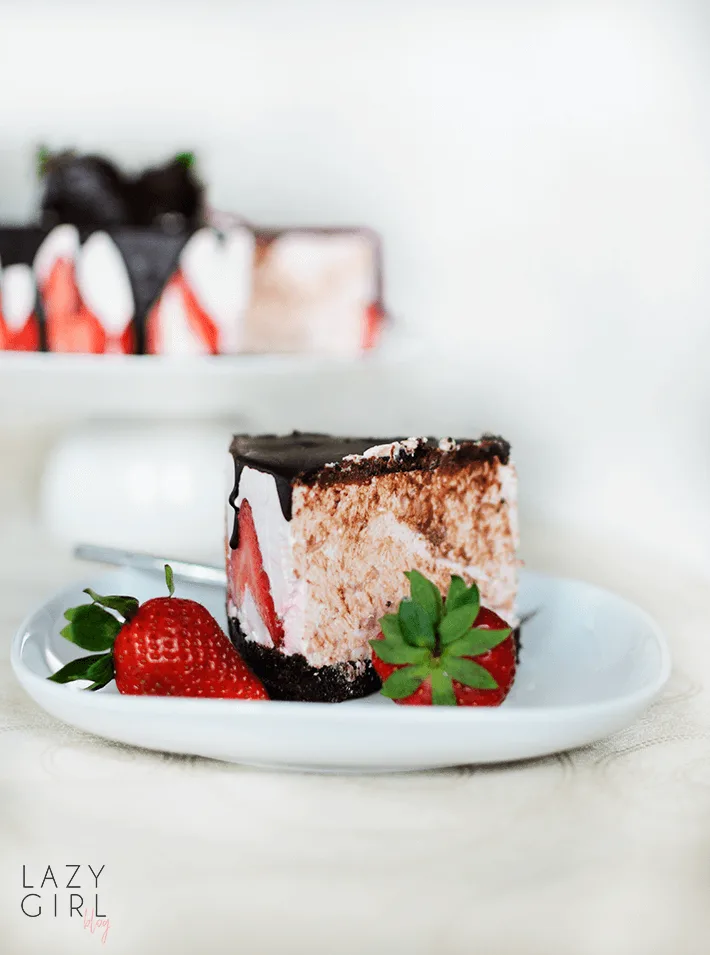 Chocolate Covered Strawberry Cheesecake picture recipe.