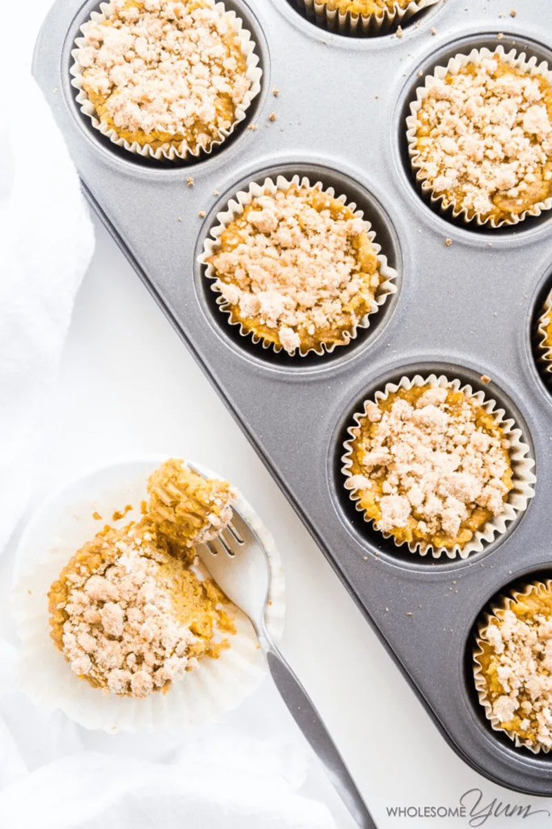 Pumpkin Pie Cupcakes with Crumble Topping.